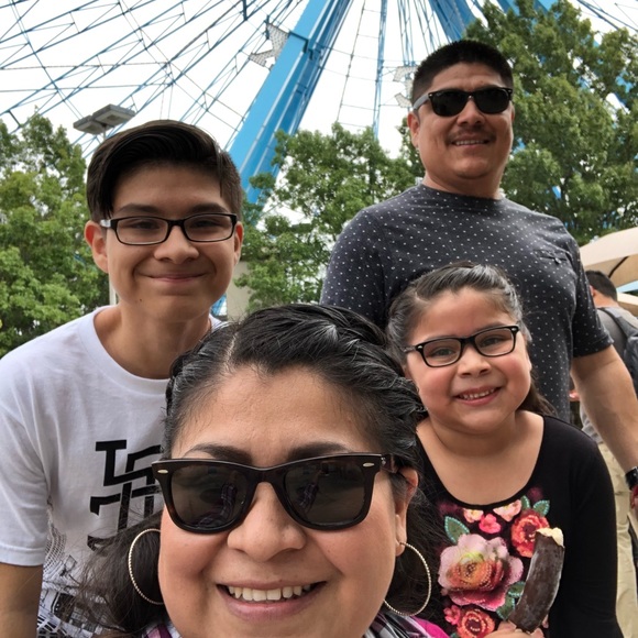 Meet your Posher, Elizabeth - Picture 3 of 6